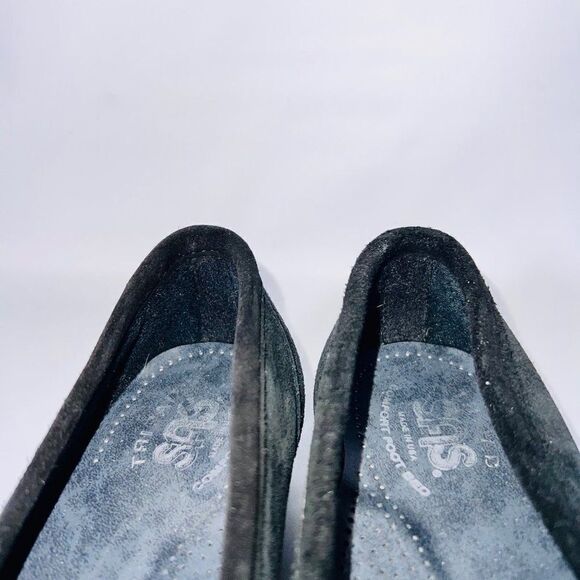 SAS Lara Slip-on Loafer Black Suede with Silver Buckle Women's 5.5 M - Picture 11 of 11